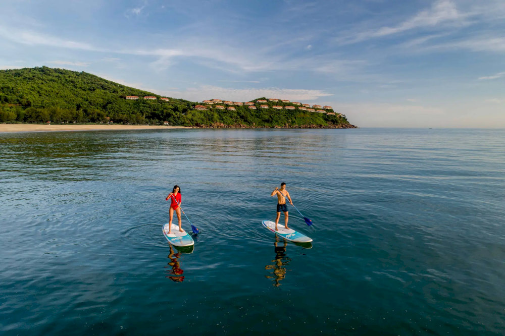 Several beachside vendors and hotels in Lang Co offer services like jet-skiing, banana boat rides, kayaking, and stand-up paddleboarding